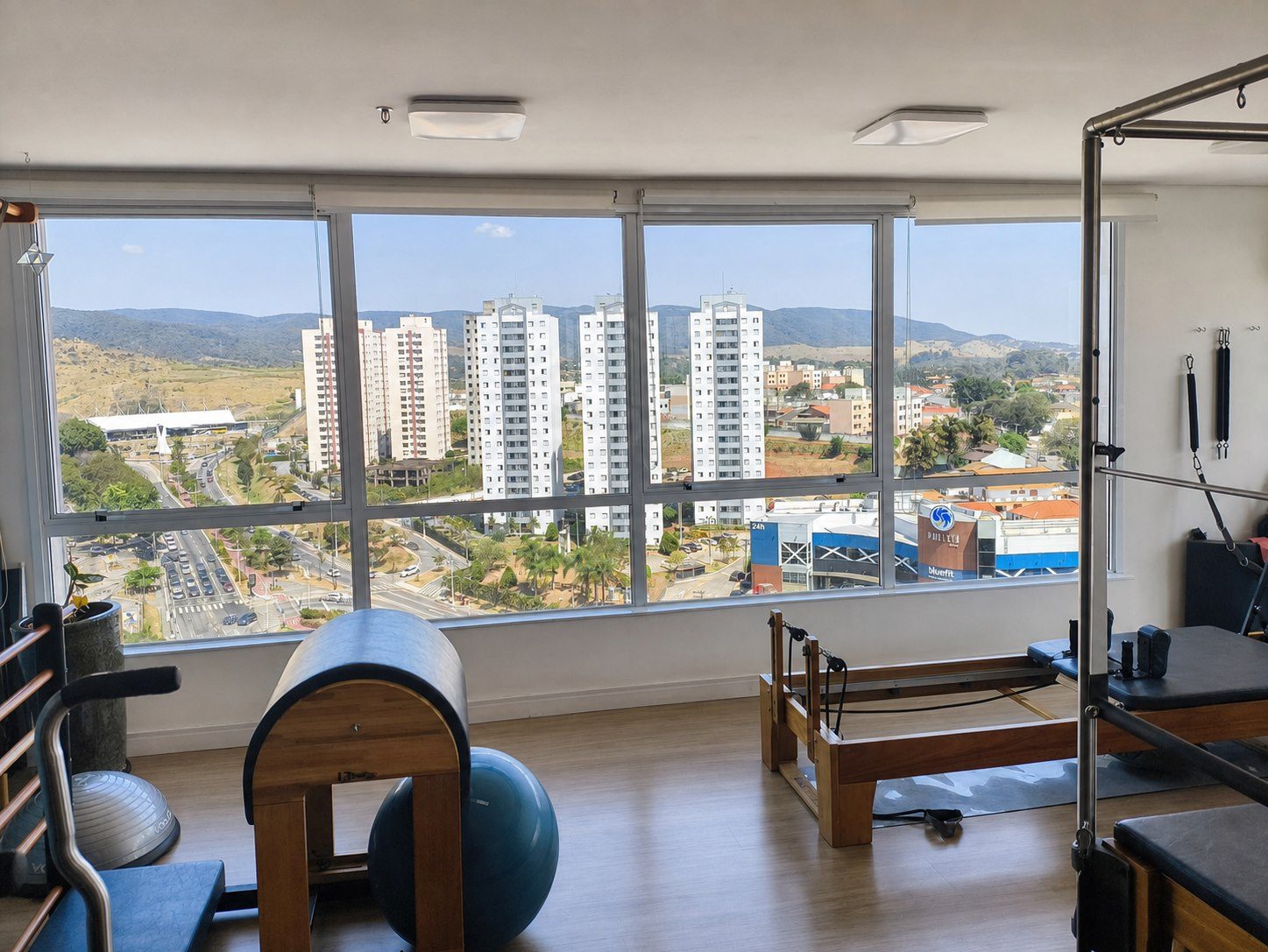 Vista panorâmica real do espaço de Pilates da ICTUS em Jundiaí
